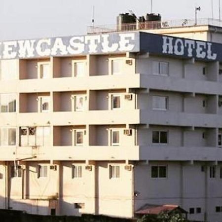 לגוס Hotel Newcastle מראה חיצוני תמונה