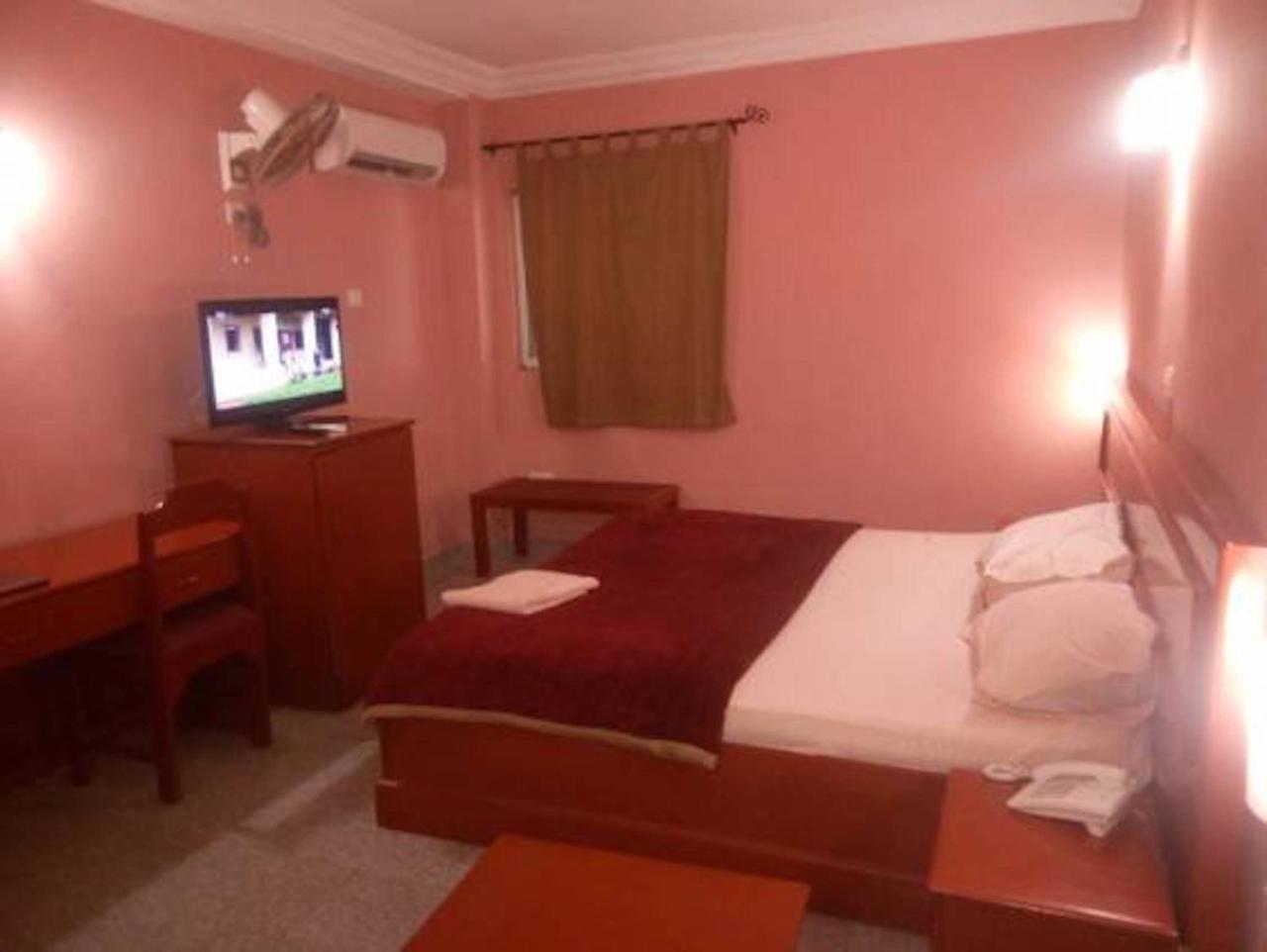 לגוס Hotel Newcastle מראה חיצוני תמונה