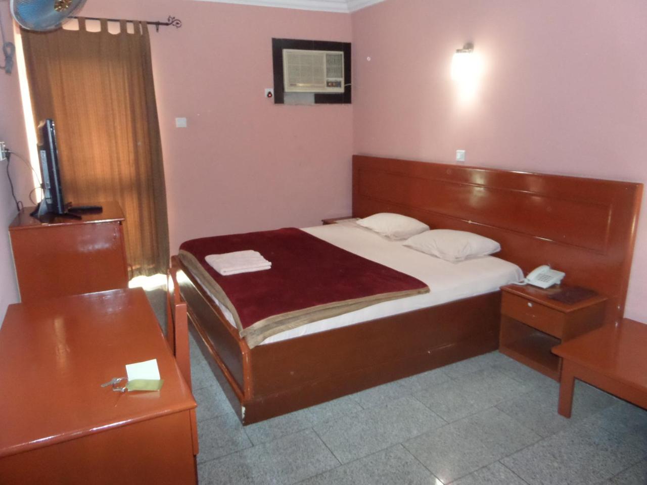 לגוס Hotel Newcastle מראה חיצוני תמונה