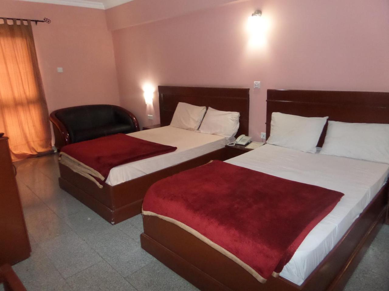 לגוס Hotel Newcastle מראה חיצוני תמונה