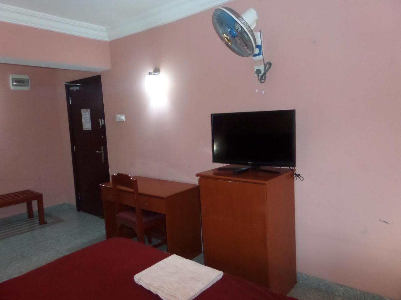 לגוס Hotel Newcastle מראה חיצוני תמונה