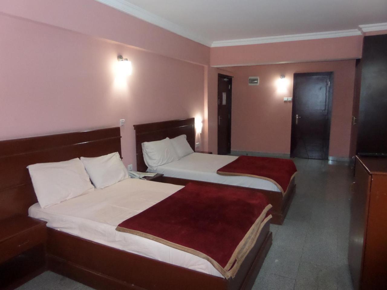 לגוס Hotel Newcastle מראה חיצוני תמונה