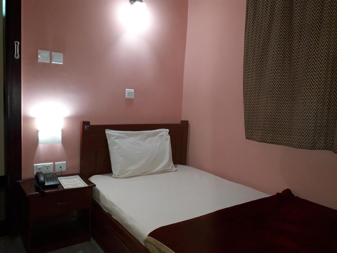 לגוס Hotel Newcastle מראה חיצוני תמונה