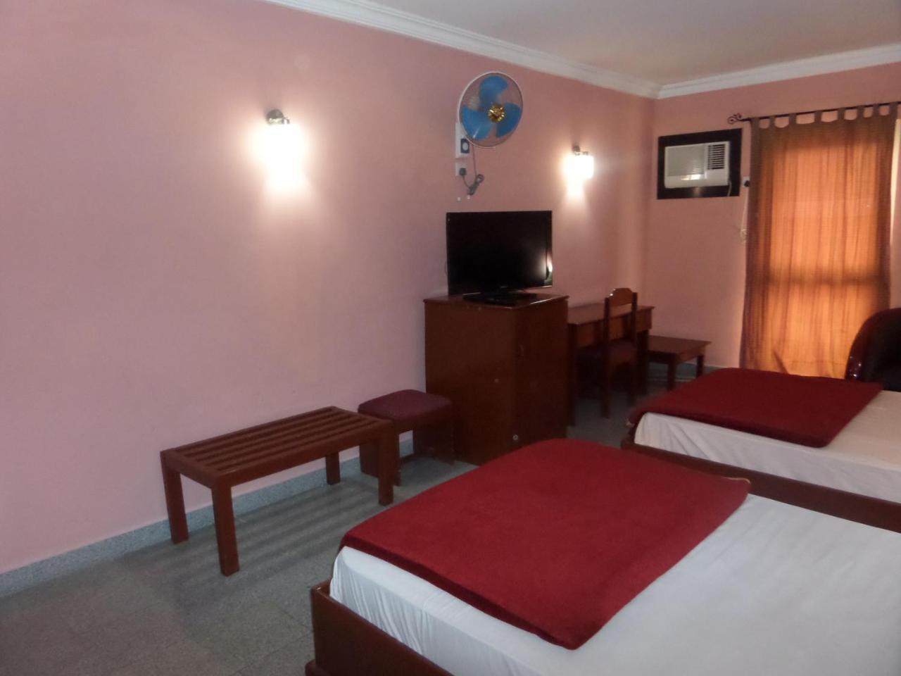 לגוס Hotel Newcastle מראה חיצוני תמונה